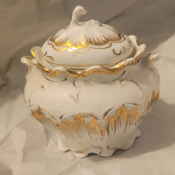 Vintage Porcelain footed sugar bowl - Picture 12 of 13